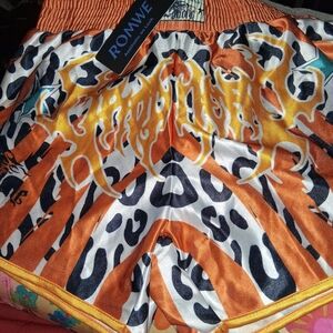 ROMWE Wild Graphic Shorts